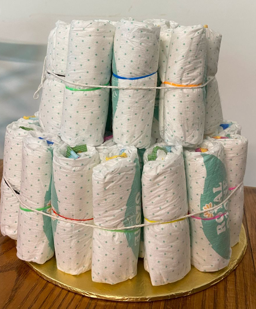 How to make a diaper cake, making the second tier